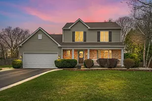 200 Lake Dr, Algonquin, IL 60102 - Photo 1