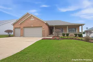 517 Sawgrass Ln, Hampshire, IL 60140 - Photo 1