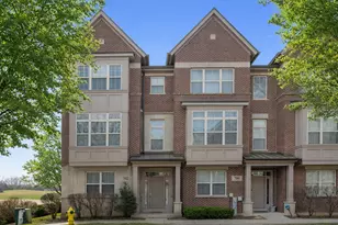 702 N Keystone Ln, Vernon Hills, IL 60061 - Photo 1