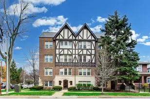 530 Washington Blvd, Oak Park, IL 60302 - Photo 1