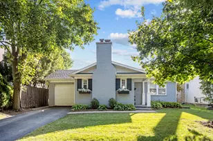 33 S June Terrace, Lake Forest, IL 60045 - Photo 1