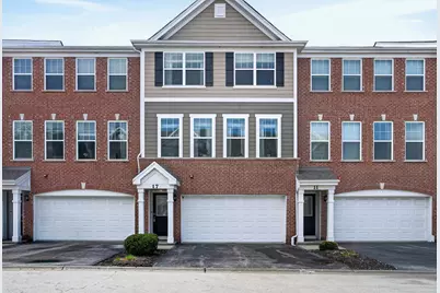 17 Grey Wolf Drive, Wheeling, IL 60090 - Photo 1