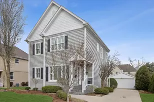 131 Indian Dr, Clarendon Hills, IL 60514 - Photo 1