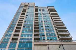 757 N Orleans St, Chicago, IL 60654 - Photo 1
