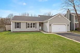 831 Chestnut Ct, Marengo, IL 60152 - Photo 1
