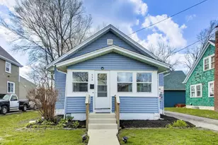 534 N May St, Aurora, IL 60506 - Photo 1