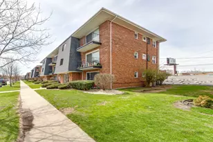 10936 S Keating Ave, Oak Lawn, IL 60453 - Photo 1