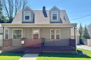 909 E 4th St, Belvidere, IL 61008 - Photo 1