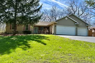 211 1/2 E Forest St, Marengo, IL 60152 - Photo 1