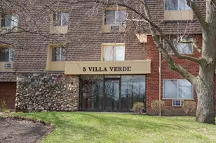 5 Villa Verde Dr, Buffalo Grove, IL 60089 - Photo 1