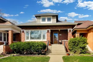 5814 N Sacramento Ave, Chicago, IL 60659 - Photo 1