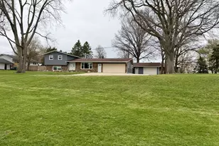 702 S Grant St, Clifton, IL 61727 - Photo 1
