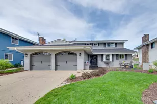 162 Braintree Dr, Bloomingdale, IL 60108 - Photo 1