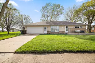325 N Elm St, Herscher, IL 60941 - Photo 1