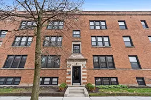 1525 W Cullom Ave, Chicago, IL 60613 - Photo 1
