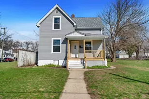 906 S 5th St, Rockford, IL 61104 - Photo 1