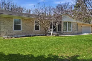 1739 Valley View Dr, Dixon, IL 61021 - Photo 1
