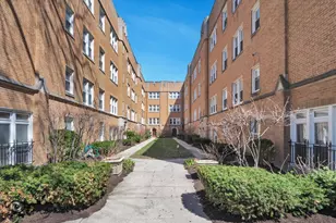 2537 Prairie Ave, Evanston, IL 60201 - Photo 1