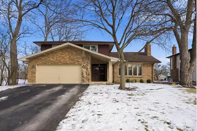 5721 Vial Parkway, La Grange Highlands, IL 60525 - Photo 1