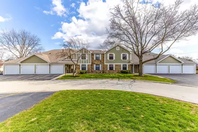 1107 Woodbury Lane #A2, Wheeling, IL 60090 - Photo 1