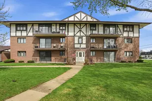 11042 S Theresa Circle, Palos Hills, IL 60465 - Photo 1