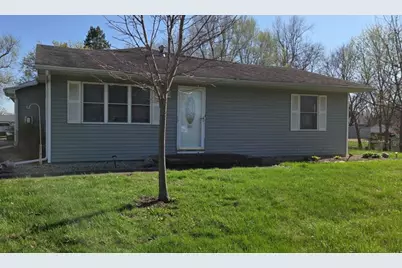201 E Cleveland Street, Heyworth, IL 61745 - Photo 1