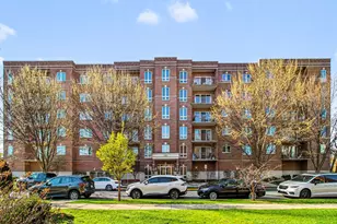 1327 E Washington St, Des Plaines, IL 60016 - Photo 1