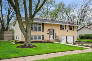 362 N Winston Dr, Palatine, IL 60074 - Photo 1