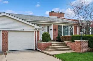 2711 E Bel Aire Dr, Arlington Heights, IL 60004 - Photo 1