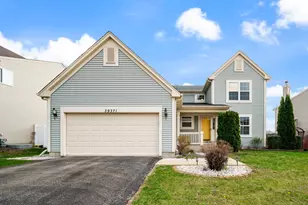 39371 Crofton Ln, Beach Park, IL 60083 - Photo 1