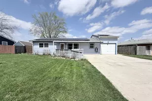 34W836 N James Dr, Saint Charles, IL 60174 - Photo 1
