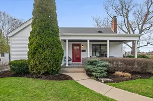 970 Windsor Rd, Highland Park, IL 60035 - Photo 1
