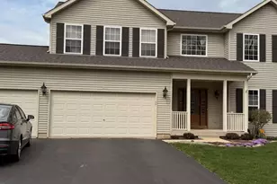 638 Primrose Ln, Crystal Lake, IL 60014 - Photo 1