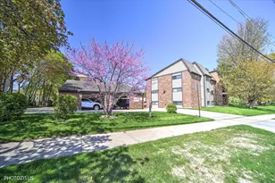 550 Vine Ave, Highland Park, IL 60035 - Photo 1