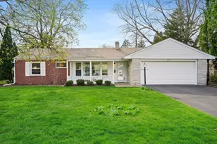 407 10th Ct, Saint Charles, IL 60174 - Photo 1