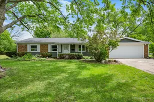 401 Hill Ave, North Aurora, IL 60542 - Photo 1