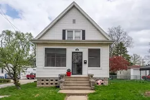 766 N Mill St, Pontiac, IL 61764 - Photo 1