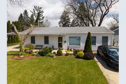 813 Parkside Court, Streamwood, IL 60107 - Photo 1