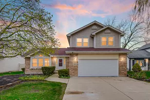 371 Cimarron Ct, Aurora, IL 60504 - Photo 1