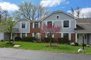 374 Southbury Ct, Schaumburg, IL 60193 - Photo 1