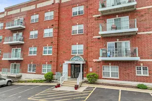 245 W Johnson St, Palatine, IL 60067 - Photo 1