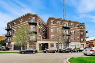 3028 W Roscoe St, Chicago, IL 60618 - Photo 1