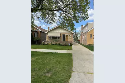 5636 W Sunnyside Avenue, Chicago, IL 60630 - Photo 1