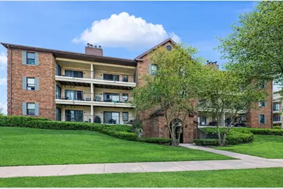 611 Hapsfield Lane #100, Buffalo Grove, IL 60089 - Photo 1