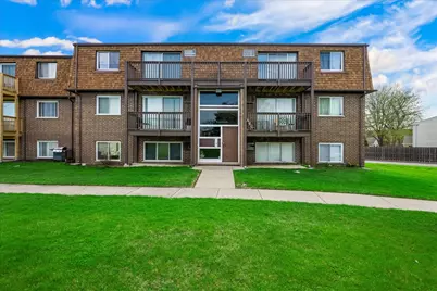 124 Boardwalk Street #2E, Elk Grove Village, IL 60007 - Photo 1