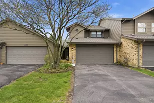 8005 Wildwood Ln, Darien, IL 60561 - Photo 1