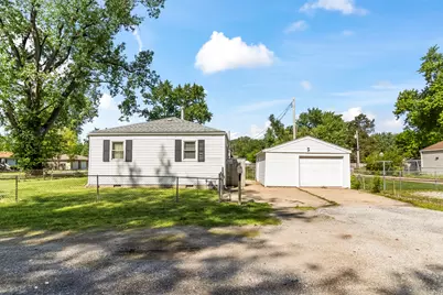 2049 E Hamilton Avenue, Springfield, IL 62702 - Photo 1