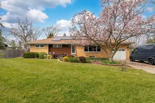 16W604 Crest Ave, Bensenville, IL 60106 - Photo 1
