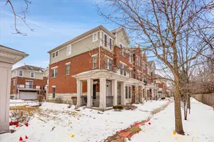 222 W Hyde St, Arlington Heights, IL 60005 - Photo 1