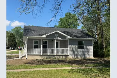 750 W 3rd Street, Flora, IL 62839 - Photo 1